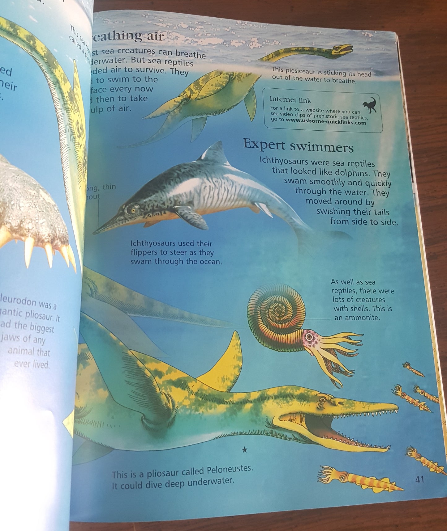 Usborne Internet Linked First Encyclopedia of Dinosaurs and Prehistoric Life